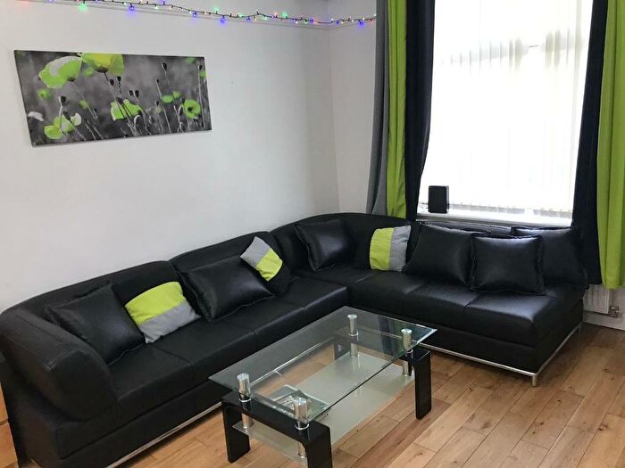 6 Bedroom Detached House To Rent In Cedar Grove, Fallowfield, Manchester, M14