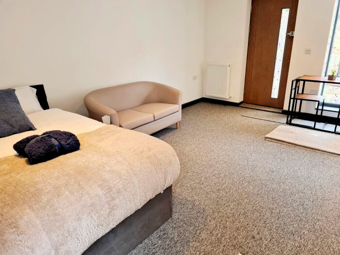 1 Bedroom Studio To Rent In Castle Mews, Harrow, HA1