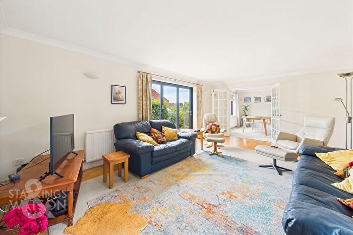 5 Bedroom Detached House For Sale In Yarmouth Road, Blofield, Norwich, NR13