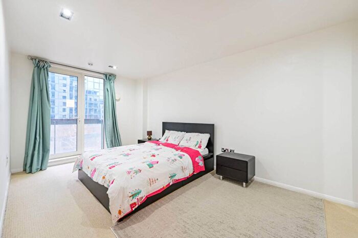 1 Bedroom Flat For Sale In City Tower, Canary Wharf, London, E14