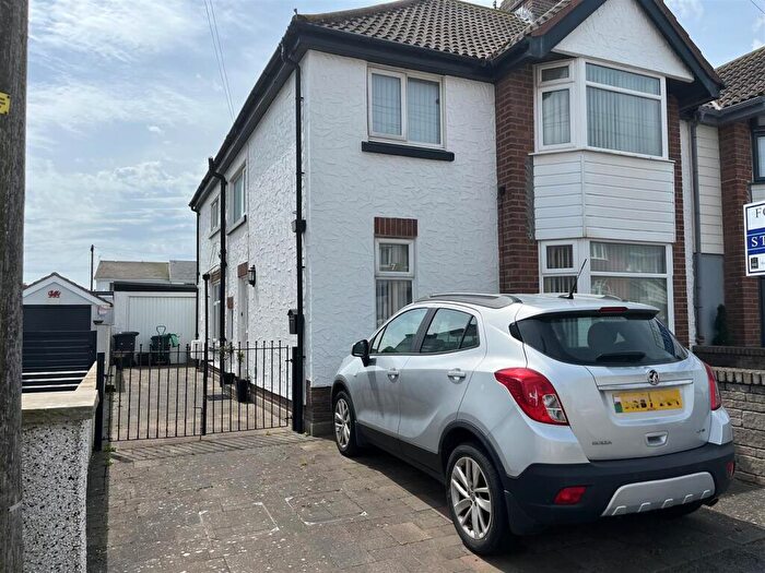 4 Bedroom Semi-Detached House For Sale In Herkomer Crescent, Llandudno, LL30