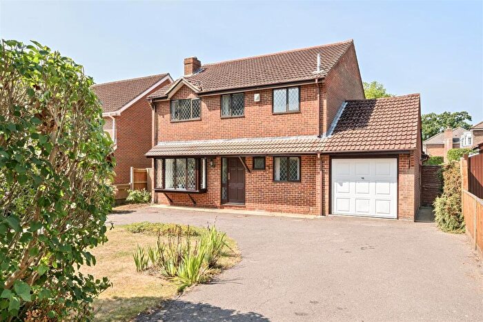 4 Bedroom Detached House For Sale In Locks Road, Locks Heath, SO31