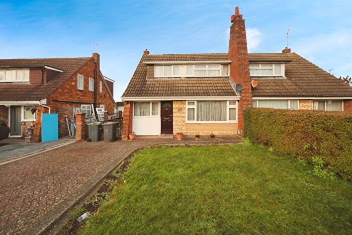 4 Bedroom Semi-Detached House For Sale In Westmorland Avenue, Luton, LU3