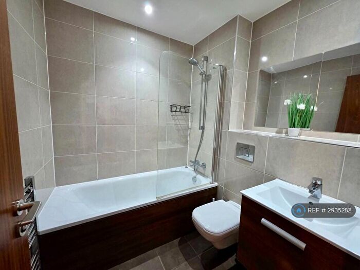 2 Bedroom Flat To Rent In Hagley Road, Birmingham, B16