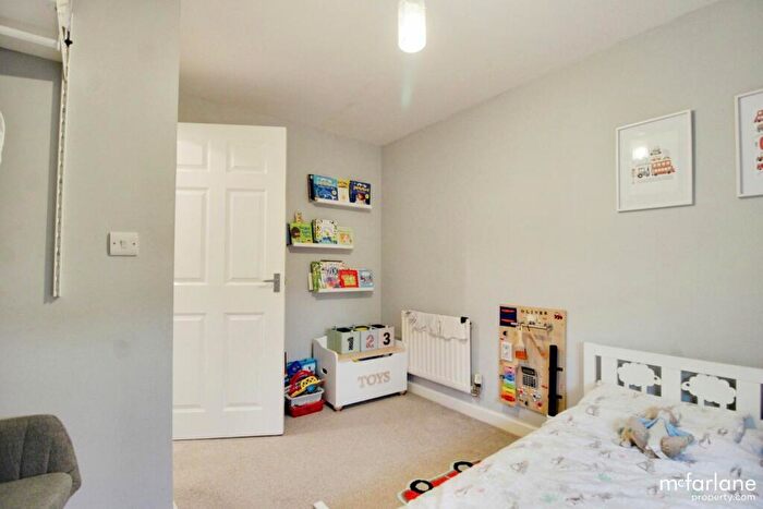 2 Bedroom Flat For Sale In Frankel Avenue, Swindon, SN25