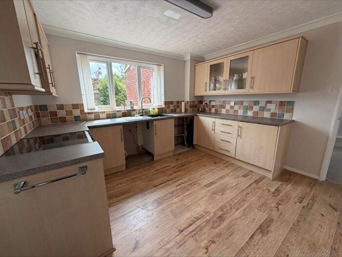 4 Bedroom Detached House To Rent In Buckfast Avenue, Bedford, MK41