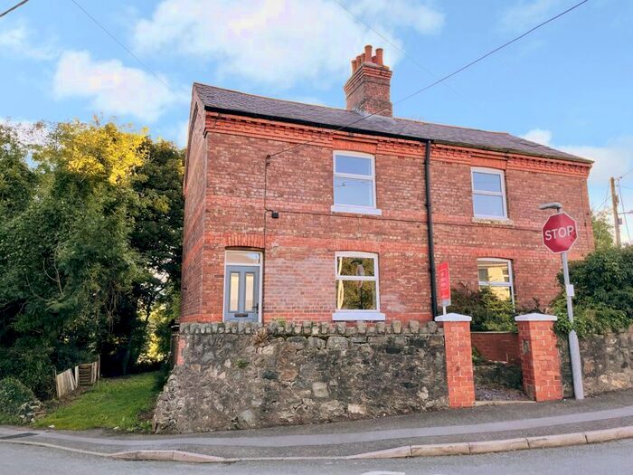 2 Bedroom Semi-Detached House For Sale In Tregarth, Bangor, LL57