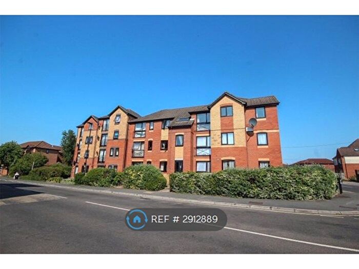 2 Bedroom Flat To Rent In Compton House, Southampton, SO16