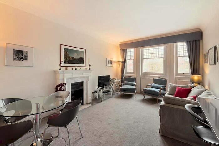 1 Bedroom Flat To Rent In Lower Sloane Street, Chelsea, London, SW1W