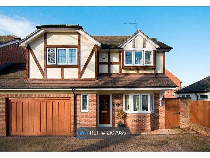 4 Bedroom Detached House To Rent In Avenue Road, Erith, DA8