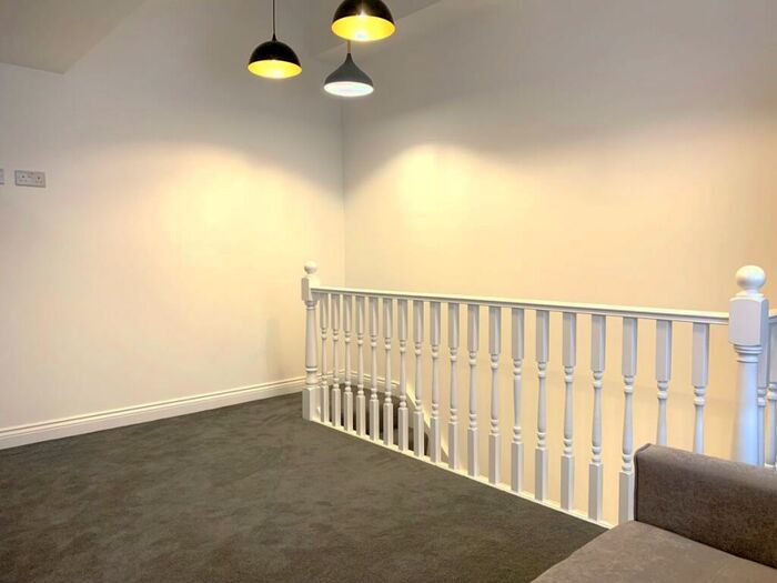 Flat To Rent In Seven Sisters Road, Holloway, N7