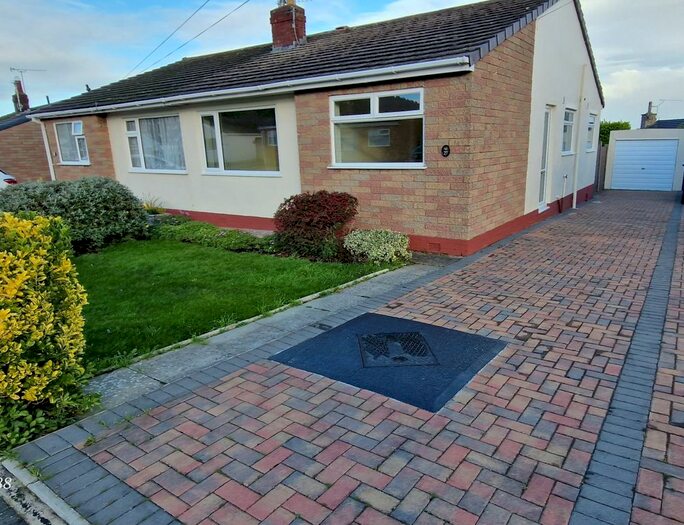 2 Bedroom Bungalow To Rent In Coed Celyn, Abergele, LL22