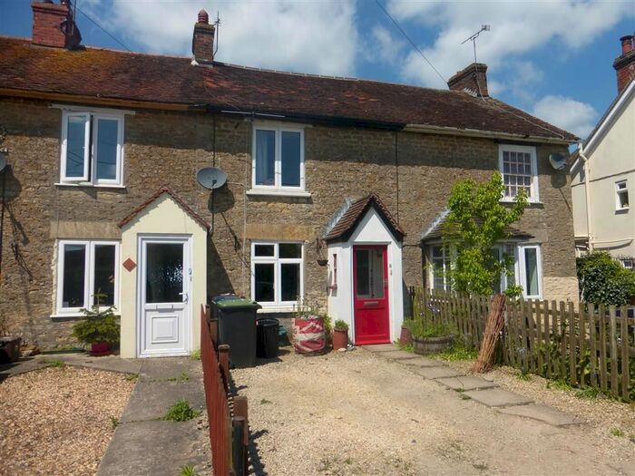 3 Bedroom Property To Rent In Railway Terrace, Gillingham SP8