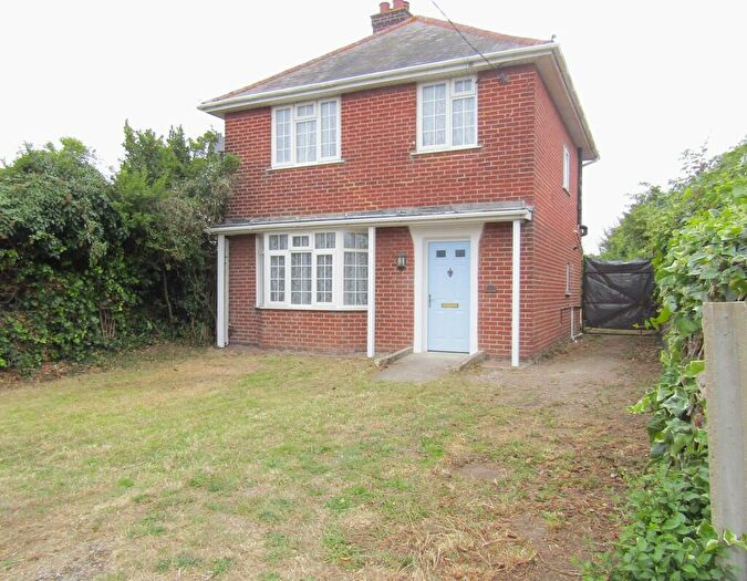 3 Bedroom Detached House To Rent In Halstead Road, Frinton-on-Sea, CO13