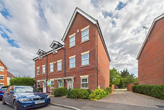 3 Bedroom Town House To Rent In Benham Drive, Spencers Wood, Reading, Berkshire, RG7