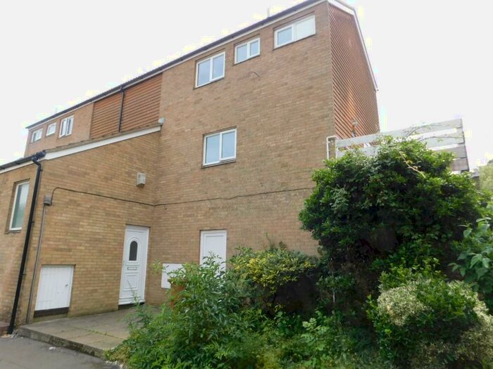 2 Bedroom Maisonette To Rent In Saltmarsh, Peterborough, Cambridgeshire, PE2