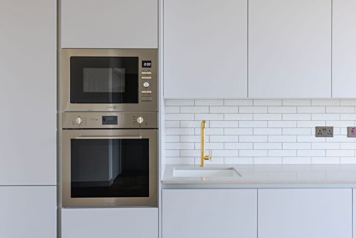 1 Bedroom Flat To Rent In The Eades, Selborne Road, London, E17