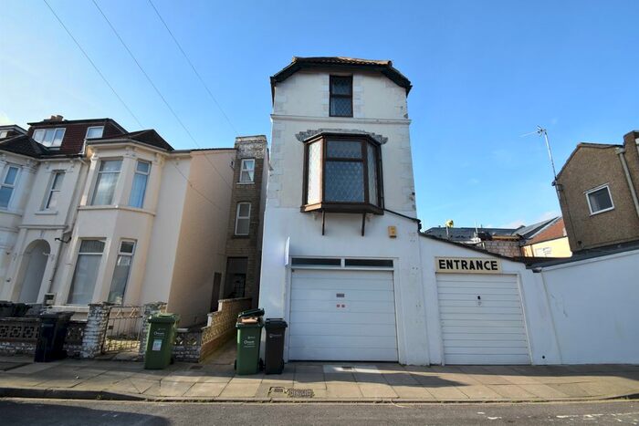 3 Bedroom Detached House To Rent In Worthing Road, Southsea, PO5