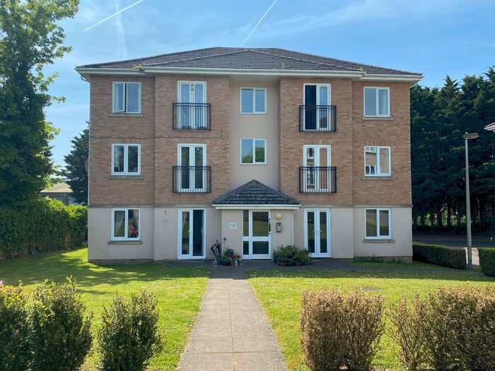2 Bedroom Flat To Rent In Tarn Howes Close, Thatcham, RG19