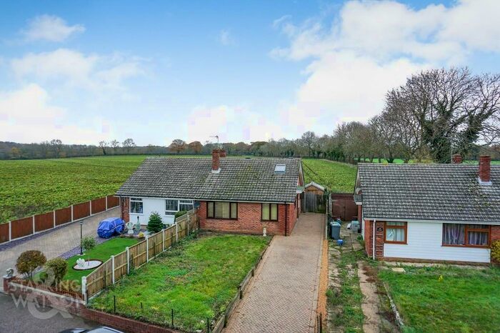 3 Bedroom Chalet For Sale In Panxworth Road, South Walsham, Norwich, NR13