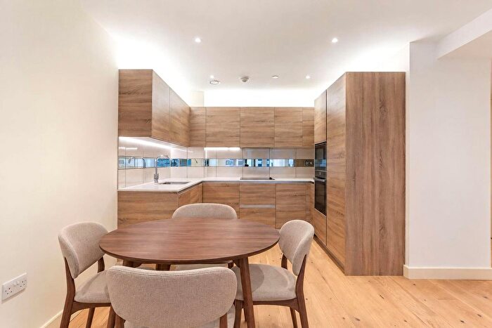 2 Bedroom Flat To Rent In Duke Of Wellington Avenue, Deveraux House, Royal Arsenal, SE18
