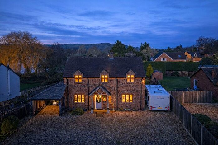 4 Bedroom Detached House For Sale In Mill Lane, Welford On Avon, CV37