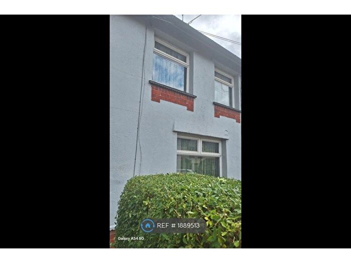 3 Bedroom End Of Terrace House To Rent In Malcolm Road, Northampton, NN2