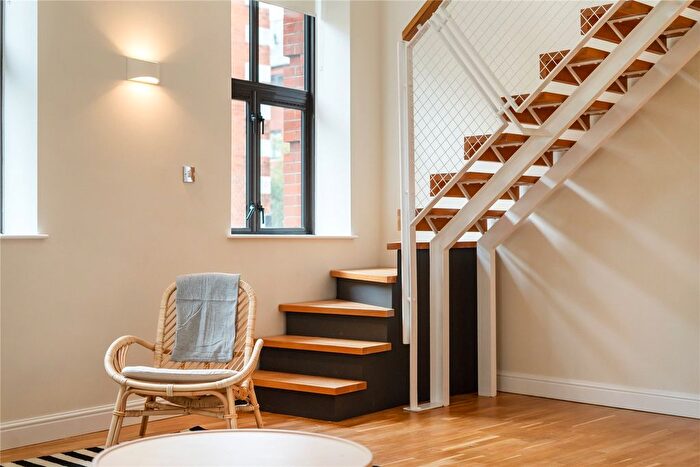 1 Bedroom Flat For Sale In Manor Gardens, London, N7