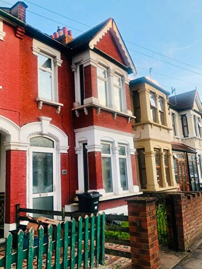 3 Bedroom Terraced House To Rent In Ilford, IG1