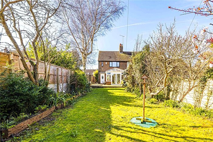 2 Bedroom End Terrace House For Sale In Dagnall Road, Edlesborough, Buckinghamshire, LU6