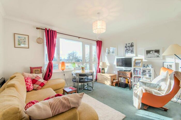 1 Bedroom Flat To Rent In Weydown Close, Southfields, London, SW19