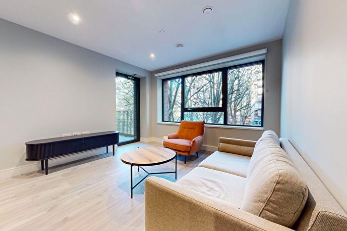 1 Bedroom Flat To Rent In Hewson Way, London, SE17