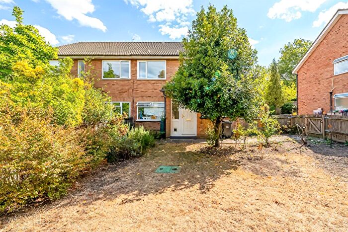 3 Bedroom Maisonette For Sale In Hope Park, Bromley, BR1