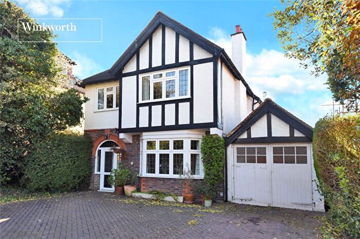 4 Bedroom Detached House For Sale In Burdon Lane, Cheam, Sutton, SM2