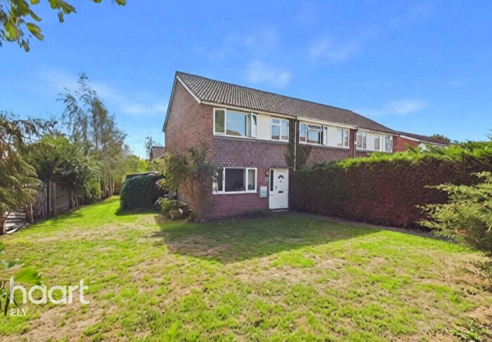 3 Bedroom Semi Detached House For Sale In Windmill Walk, Sutton, CB6