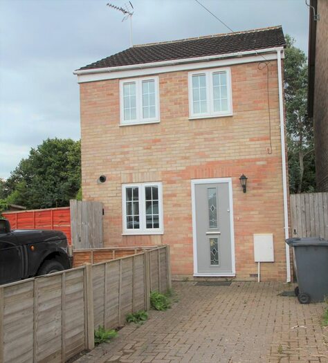 3 Bedroom Property To Rent In The Holly Grove, Quedgeley, Gloucester, GL2