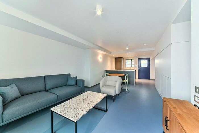1 Bedroom Apartment To Rent In Balfron Tower, St. Leonards Road, London, E14