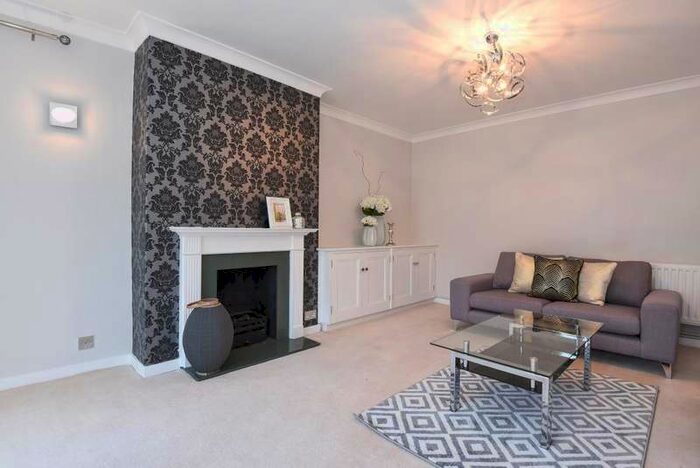 2 Bedroom Maisonette Flat To Rent In Northwood, Greater London, HA6
