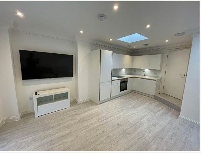 2 Bedroom Apartment To Rent In Kings Walk, Town Centre, RG1