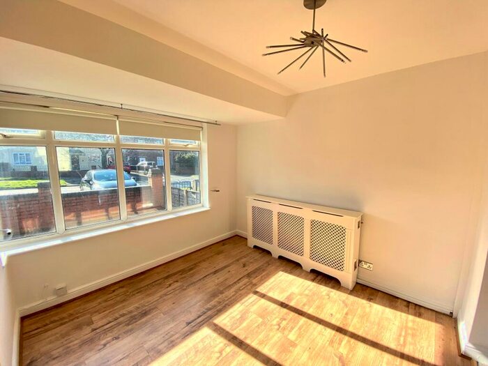 3 Bedroom Semi-Detached House To Rent In Ferndown Road, Northern Moor, M23