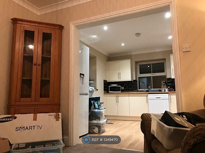 2 Bedroom Flat To Rent In Whitehill Road, Crowborough, TN6