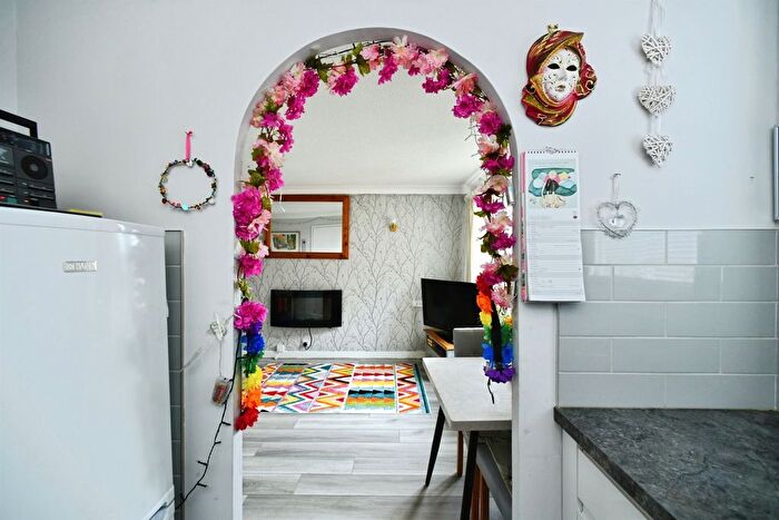 1 Bedroom Flat For Sale In Longridge Avenue, Saltdean, Brighton, BN2