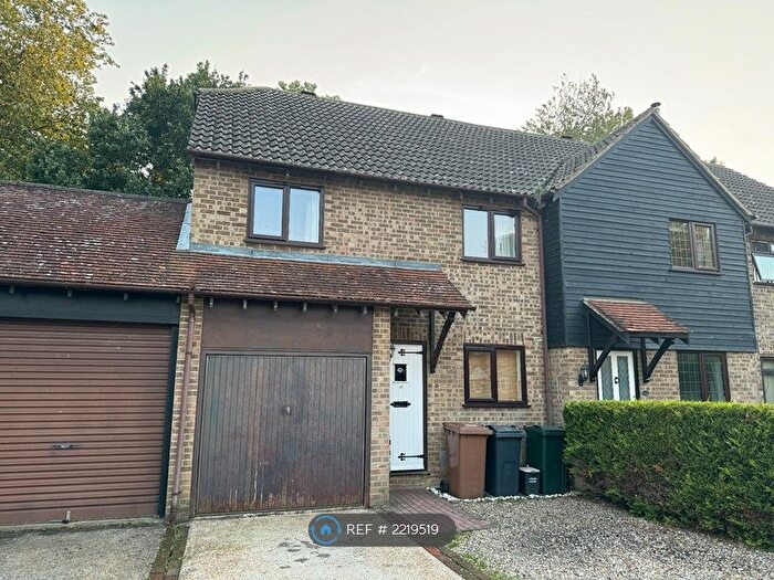 3 Bedroom End Of Terrace House To Rent In Homestead, Ashford, TN23
