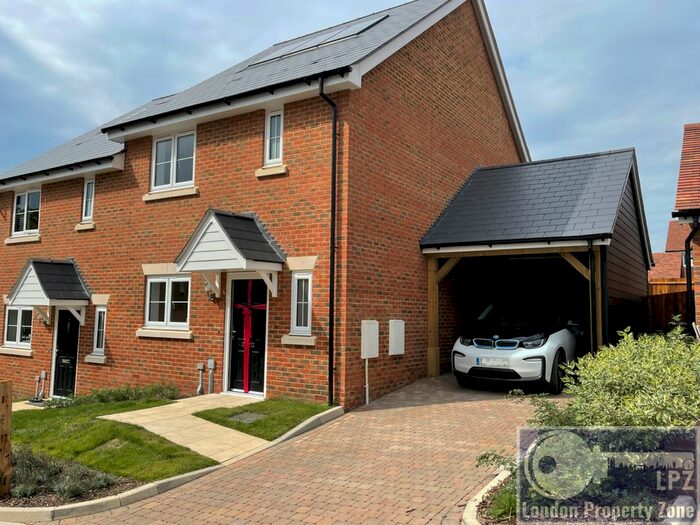 3 Bedroom Semi-Detached Bungalow To Rent In Seymour Drive, Turnbridge Wells, TN2