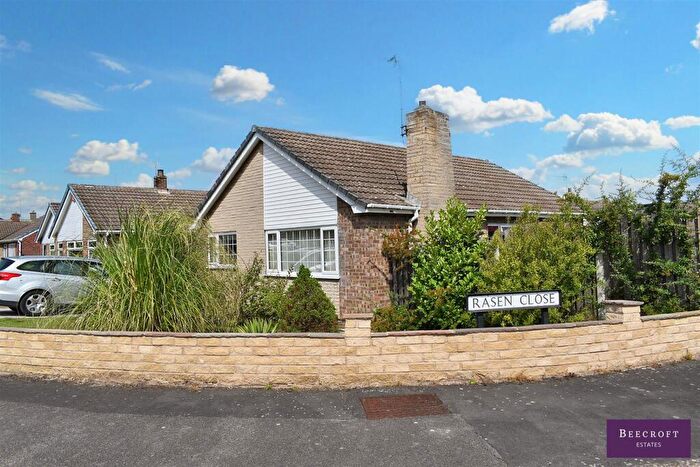 3 Bedroom Detached Bungalow For Sale In Harlington Road, Mexborough, S64