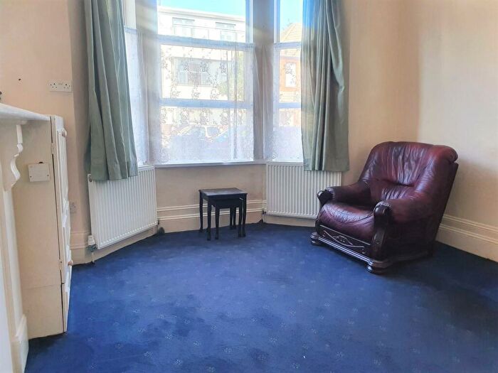 2 Bedroom Flat To Rent In Leghorn Road, Harlesden, London, NW10