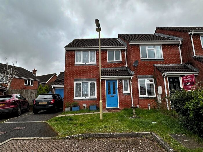 3 Bedroom End Of Terrace House To Rent In Hamburg Close, Andover, SP10