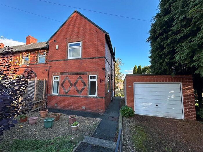 2 Bedroom End Of Terrace House To Rent In Pye Nest Gardens, Halifax, HX2