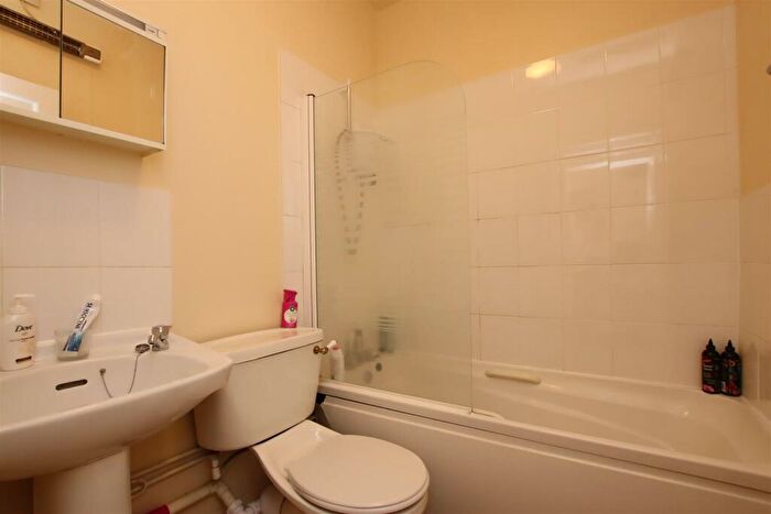Flat To Rent In Pierrepont Street, Bath, BA1