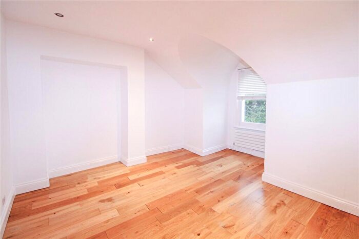 2 Bedroom Apartment To Rent In Beulah Hill, London, SE19